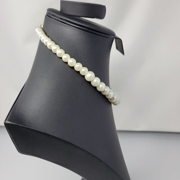 Princess Choker Necklace 17.5" Graduated Faux Pearl Classic Layering Piece - Picture 6 of 9